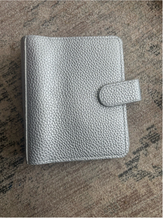 Print Pression Other - Print Pression 5x6” Silver Pebbled Travelers Notebook 1.5” Rings Cover with Snap